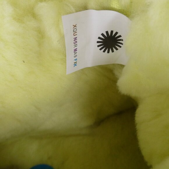 UGG Women's Neumel Boot Authentic and Original Box Style 1094269 - Picture 12 of 12